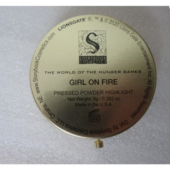 NIB Storybook Cos Girl On Fire Hunger Games Pressed Powder - Picture 5 of 7